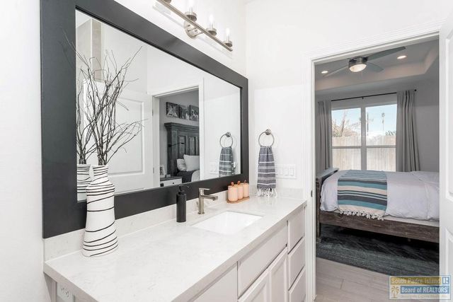 11 North Bay Hill Dr., Laguna Vista, TX 78578