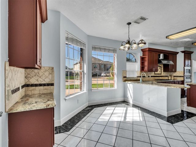 2739 Lakeside Village Drive, Missouri City, TX 77459