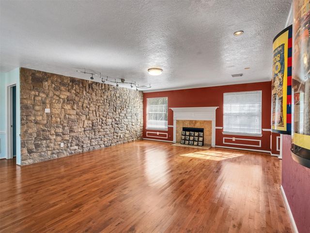 2739 Lakeside Village Drive, Missouri City, TX 77459