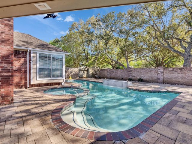 2739 Lakeside Village Drive, Missouri City, TX 77459