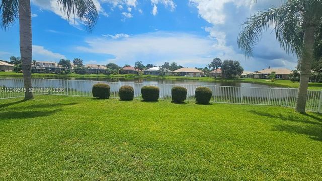 415 NW Dover Ct, Port St. Lucie, FL 34983