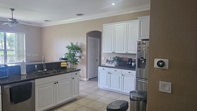 415 NW Dover Ct, Port St. Lucie, FL 34983