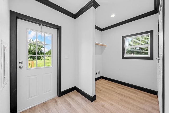 202 N 6th Street, Mount Calm, TX 76673