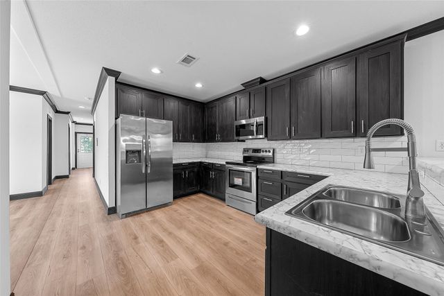 202 N 6th Street, Mount Calm, TX 76673