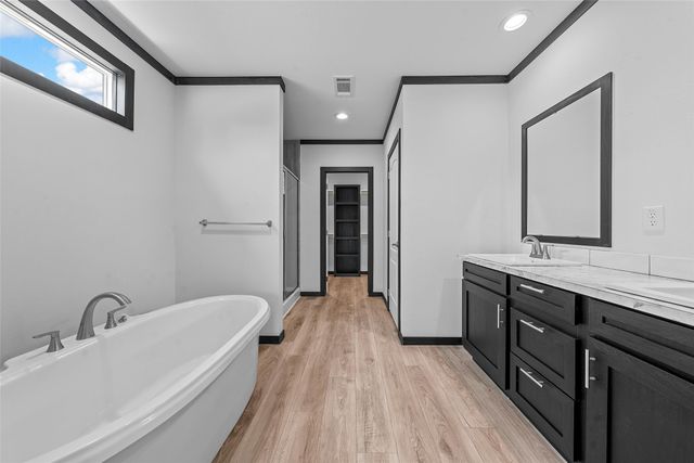 202 N 6th Street, Mount Calm, TX 76673