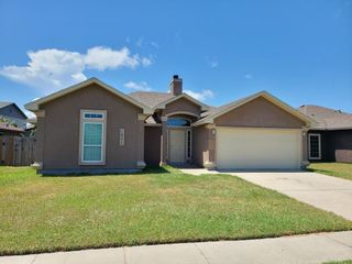 1921 Woodbend Dr, Corpus Christi, TX 78412
