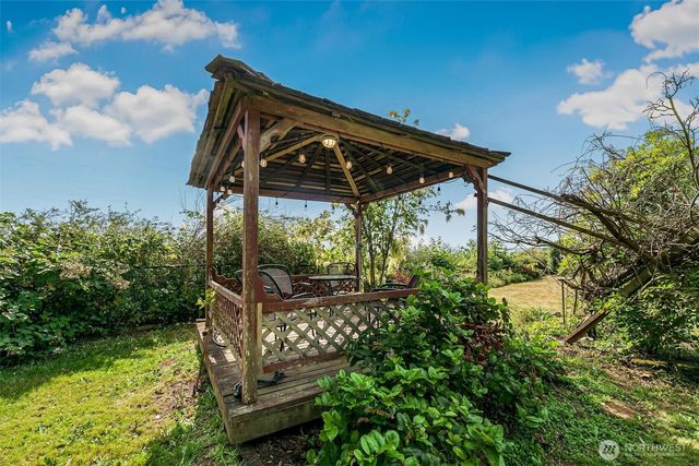 4098 S Camano Drive, Camano Island, WA 98282