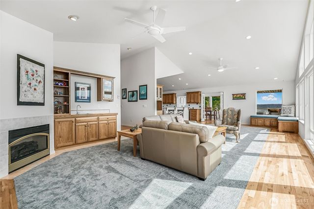 4098 S Camano Drive, Camano Island, WA 98282