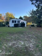 120 Blyther Street, Aberdeen, NC 28315