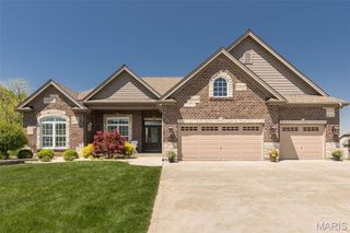 1015 Bellevaux Place, St Charles, MO 63301