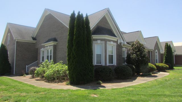 724 Toben Ter, N, Lawrenceburg, TN 38464