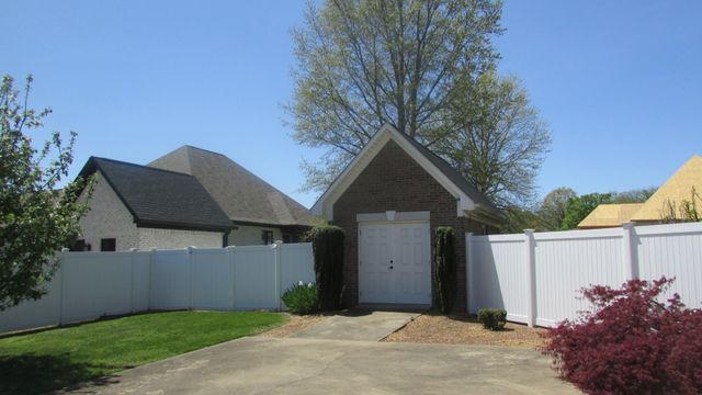 724 Toben Ter, N, Lawrenceburg, TN 38464