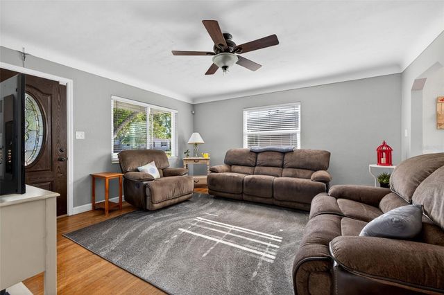 2301 36TH AVENUE N, St Petersburg, FL 33713