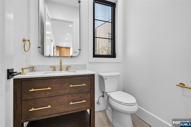 395 Hickory Avenue, Paramus, NJ 07652