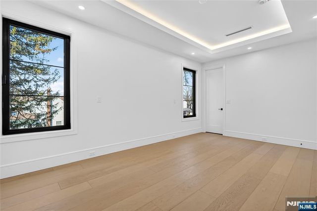 395 Hickory Avenue, Paramus, NJ 07652