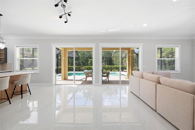 8005 CYPRESS CROSSING COURT, Tampa, FL 33647