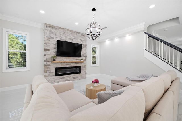 8005 CYPRESS CROSSING COURT, Tampa, FL 33647