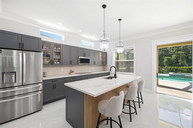 8005 CYPRESS CROSSING COURT, Tampa, FL 33647