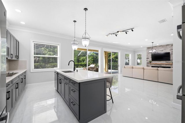 8005 CYPRESS CROSSING COURT, Tampa, FL 33647