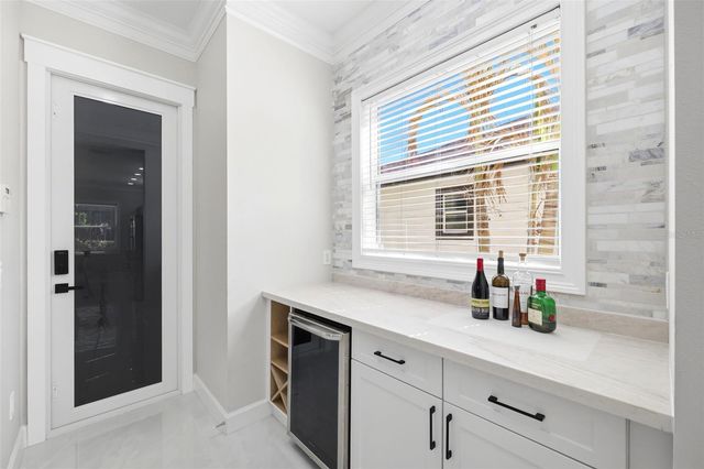 8005 CYPRESS CROSSING COURT, Tampa, FL 33647