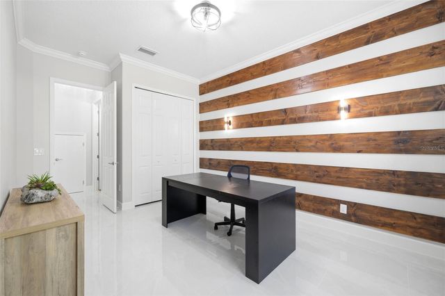 8005 CYPRESS CROSSING COURT, Tampa, FL 33647