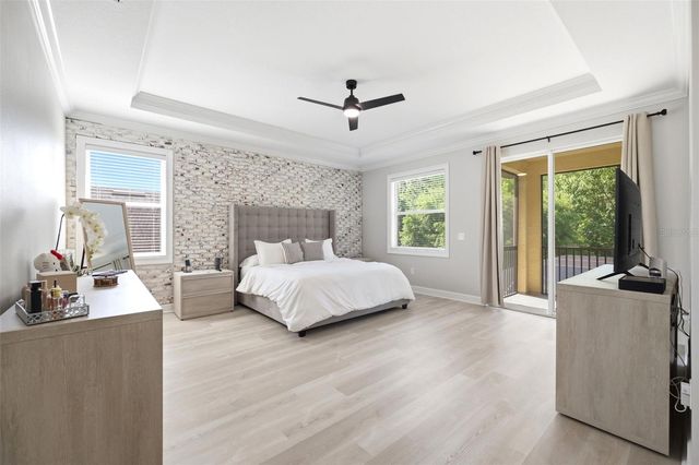 8005 CYPRESS CROSSING COURT, Tampa, FL 33647