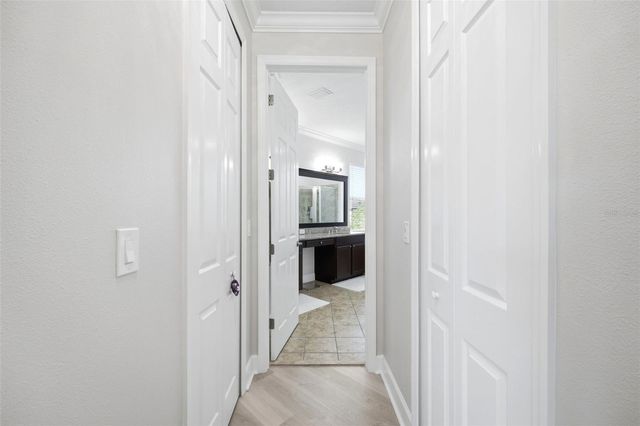 8005 CYPRESS CROSSING COURT, Tampa, FL 33647