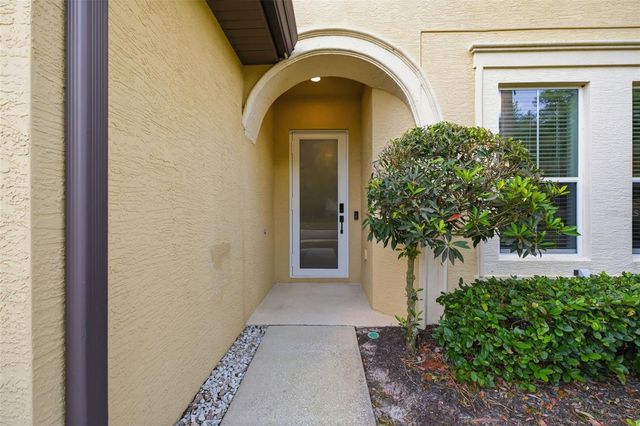 8005 CYPRESS CROSSING COURT, Tampa, FL 33647