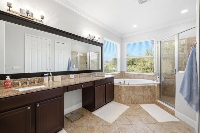 8005 CYPRESS CROSSING COURT, Tampa, FL 33647