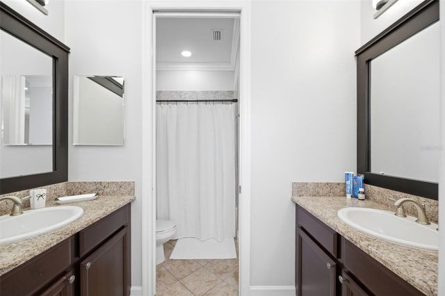 8005 CYPRESS CROSSING COURT, Tampa, FL 33647