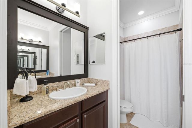 8005 CYPRESS CROSSING COURT, Tampa, FL 33647