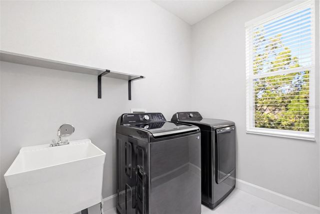 8005 CYPRESS CROSSING COURT, Tampa, FL 33647