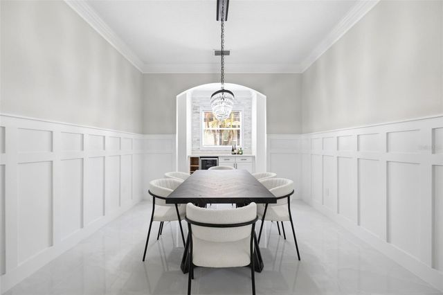 8005 CYPRESS CROSSING COURT, Tampa, FL 33647