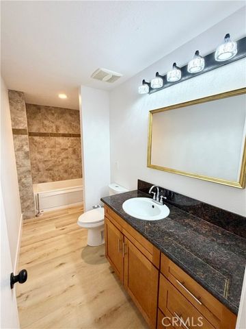 400 S Flower 8, Orange, CA 92868