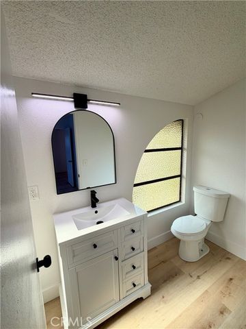 400 S Flower 8, Orange, CA 92868