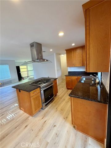 400 S Flower 8, Orange, CA 92868