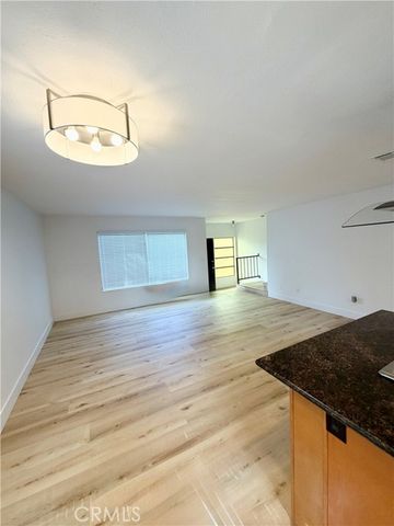 400 S Flower 8, Orange, CA 92868