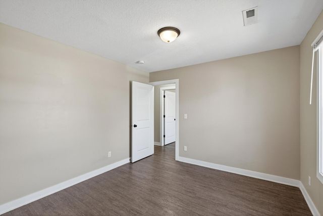 84 Curtice Street E, Saint Paul, MN 55107