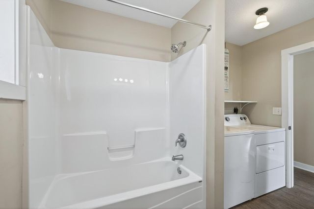 84 Curtice Street E, Saint Paul, MN 55107