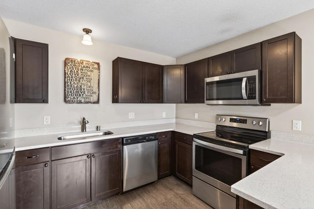 84 Curtice Street E, Saint Paul, MN 55107