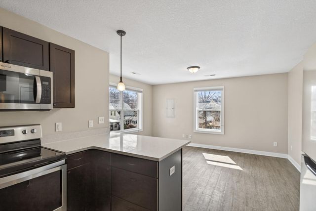 84 Curtice Street E, Saint Paul, MN 55107