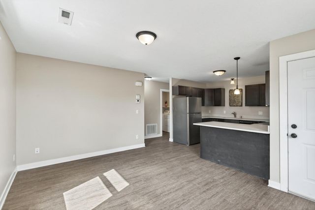 84 Curtice Street E, Saint Paul, MN 55107