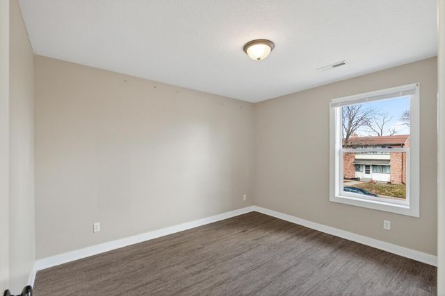 84 Curtice Street E, Saint Paul, MN 55107