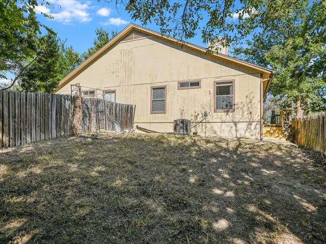 511 Cutty TRL A, Lakeway, TX 78734