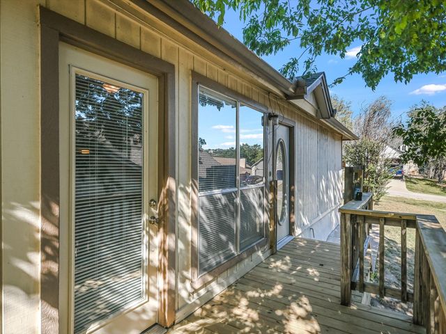 511 Cutty TRL A, Lakeway, TX 78734