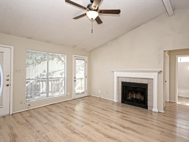 511 Cutty TRL A, Lakeway, TX 78734
