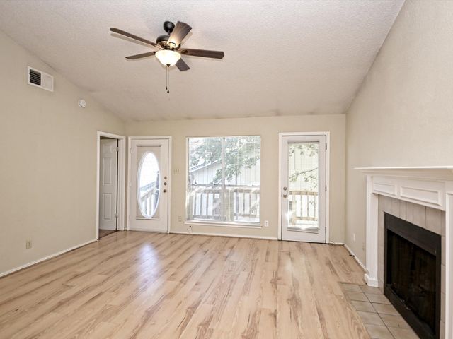 511 Cutty TRL A, Lakeway, TX 78734