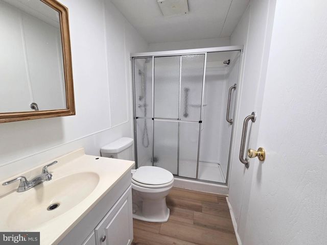 7 BARBARA LN, Barnegat, NJ 08005