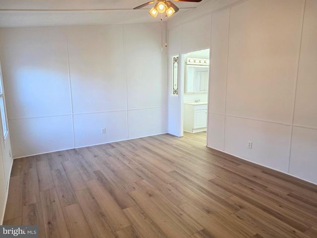 7 BARBARA LN, Barnegat, NJ 08005