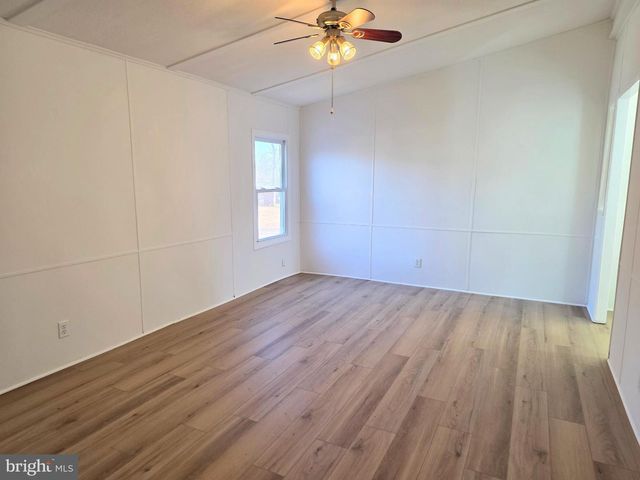 7 BARBARA LN, Barnegat, NJ 08005